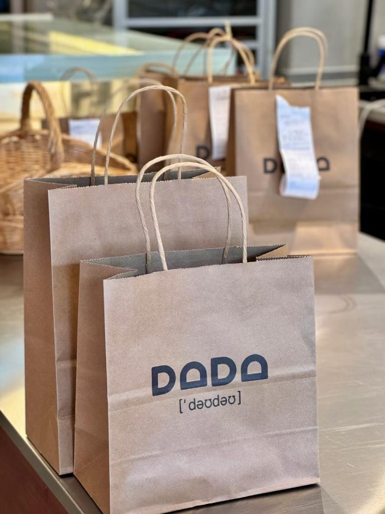 5 - custom paper bags in takeaway pack